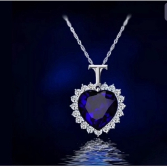 New With Tags Elegant Silver Titanic Heart Of The Ocean Necklace - Picture 1 of 1